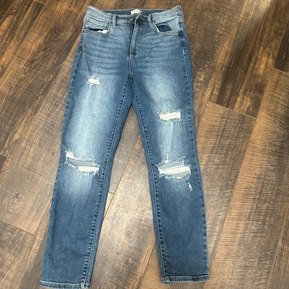 Sneak peak jeans